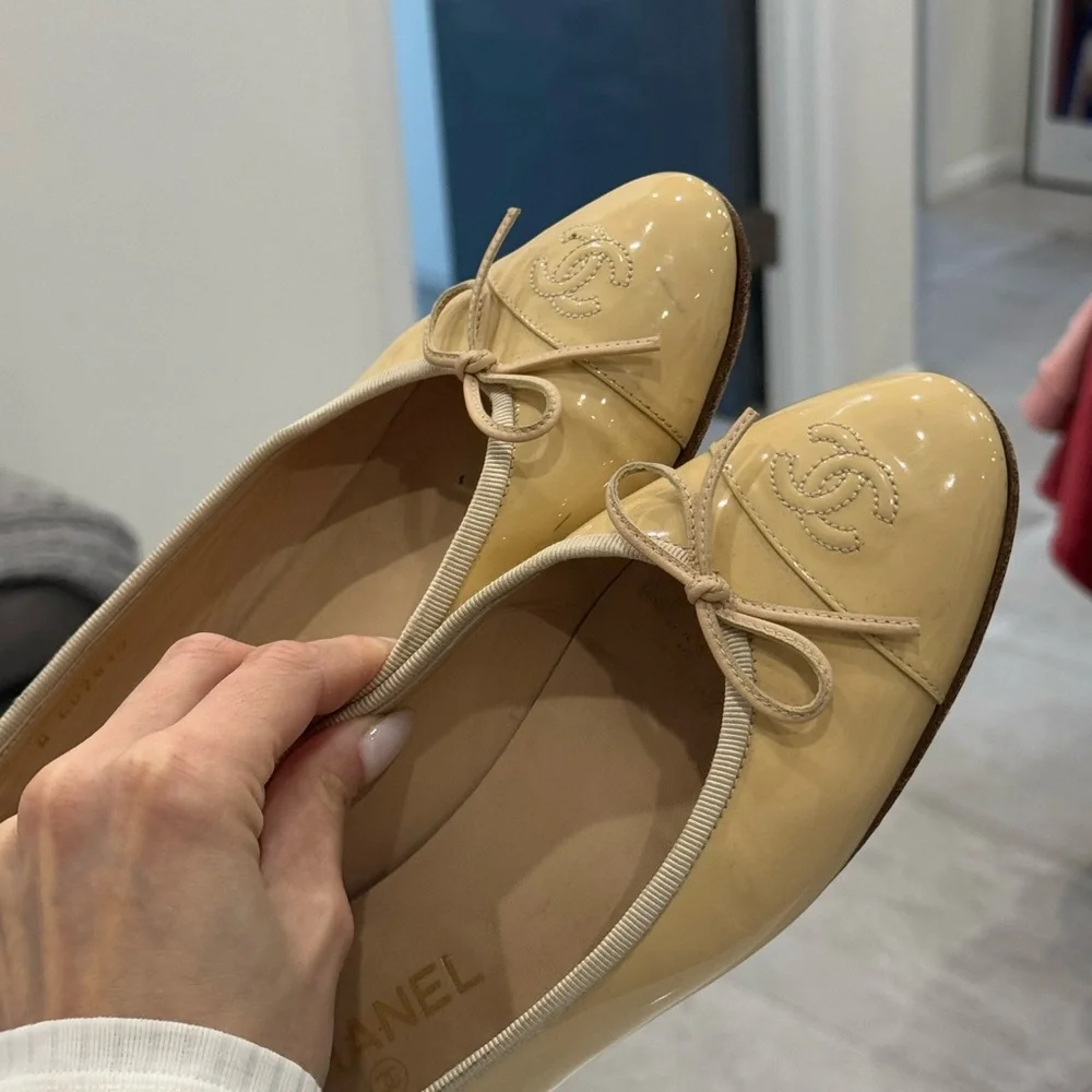 Chanel Ballet Flat in neutral colors - Picture 9 of 10